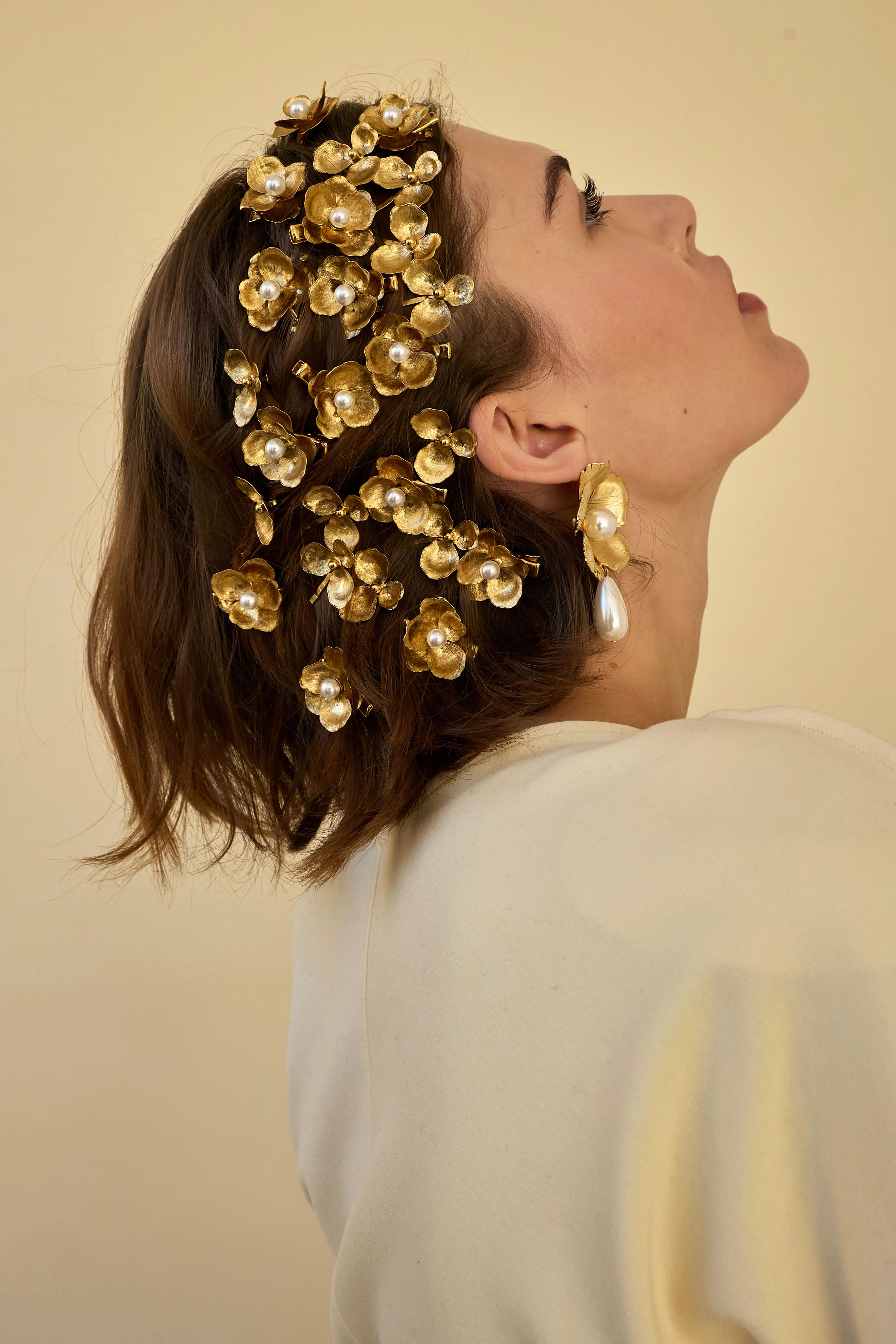Eden Floral Pearl Clip Set of 2 - Image 3