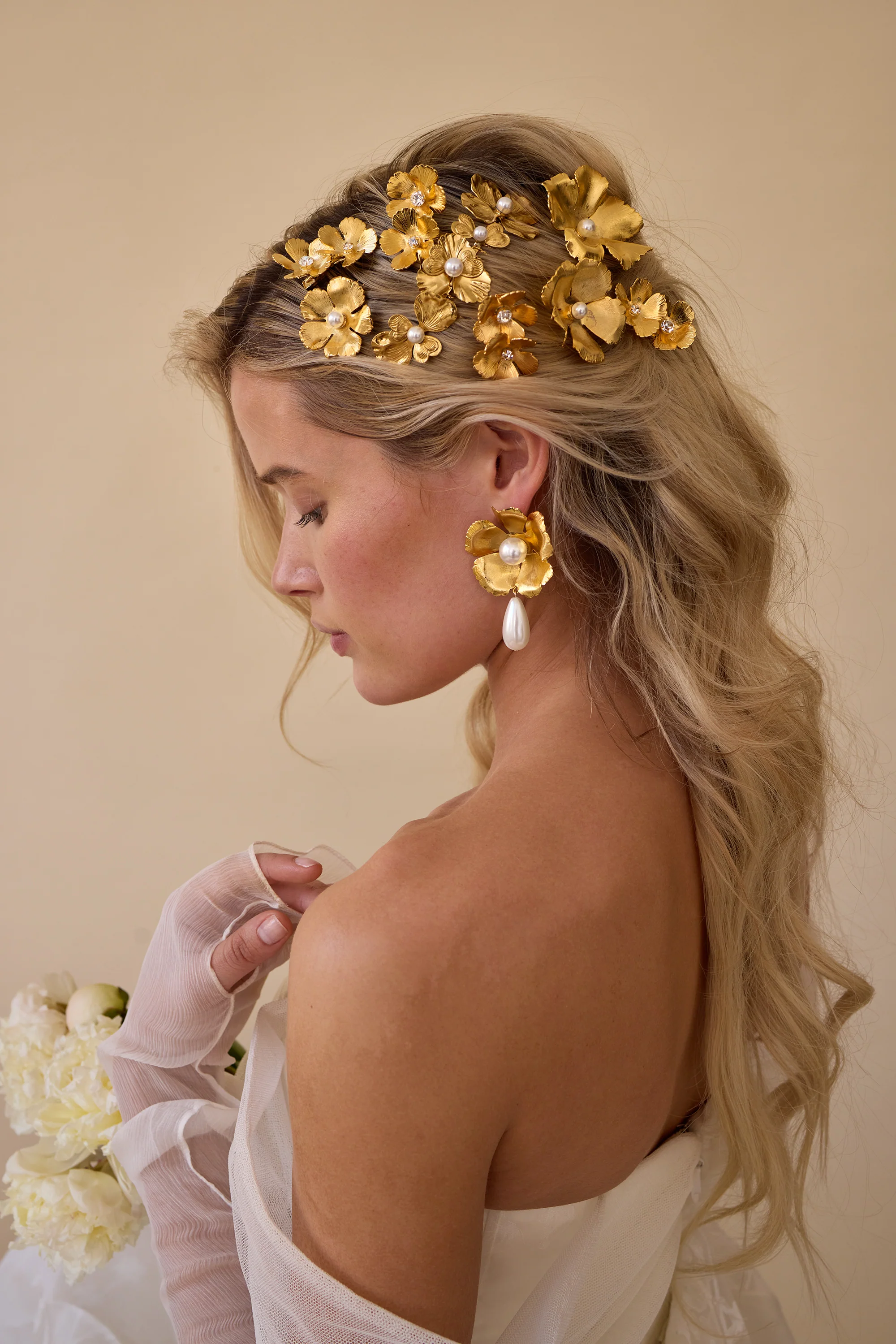 Eden Pearl Tear Drop Earrings - Image 5