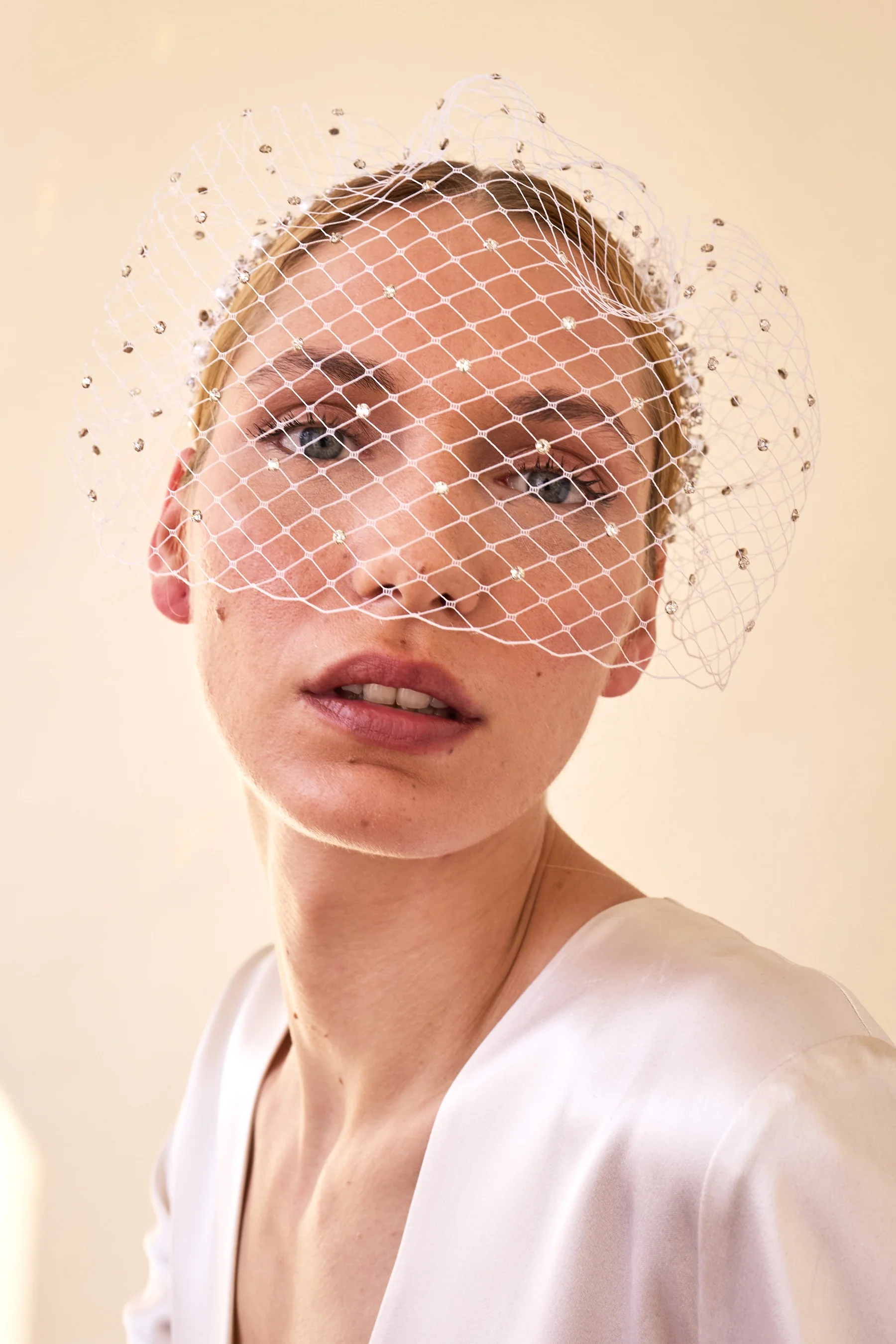 Eloise Blusher Veil - Image 4