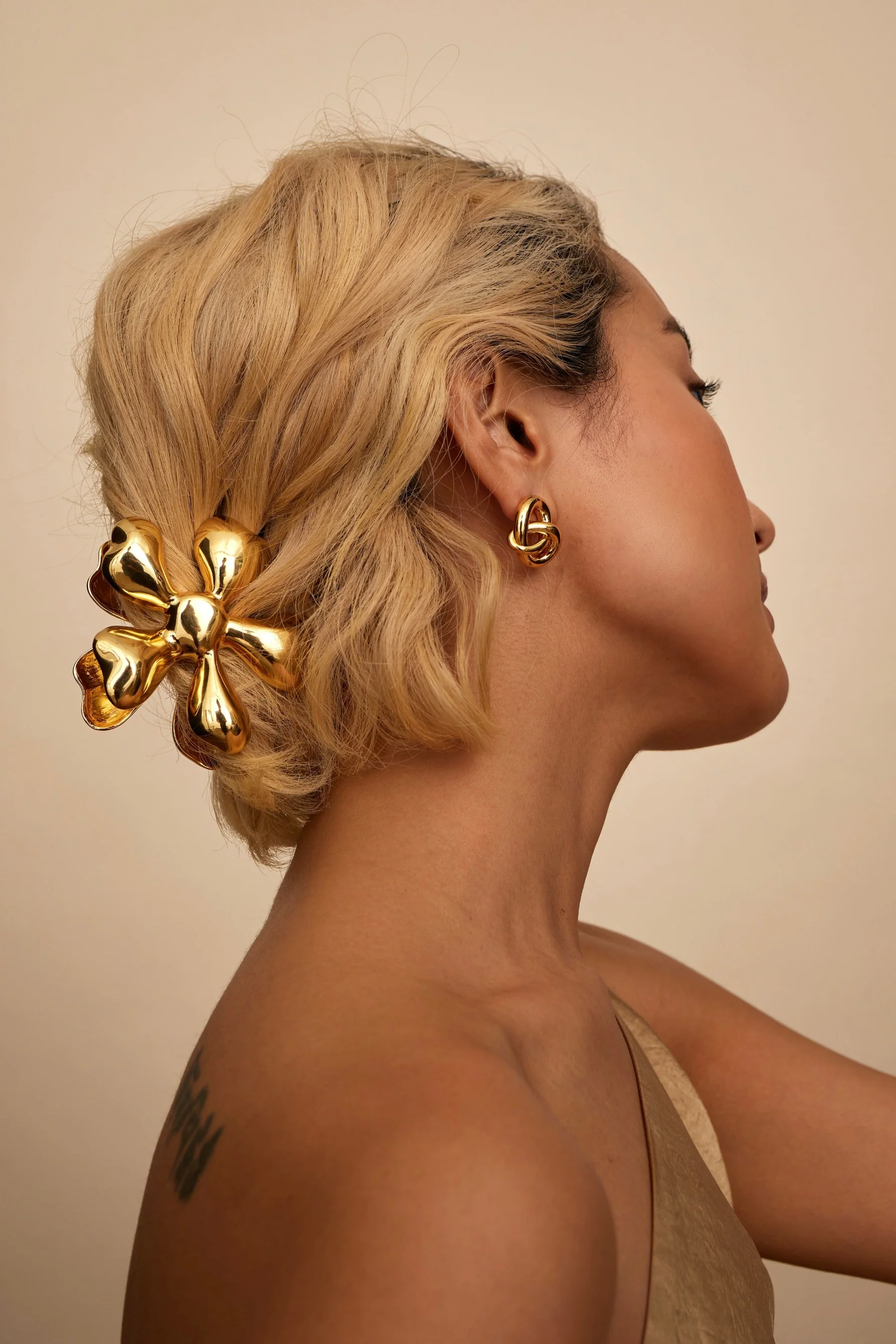 Glossy Daisy Claw Clip - Image 2