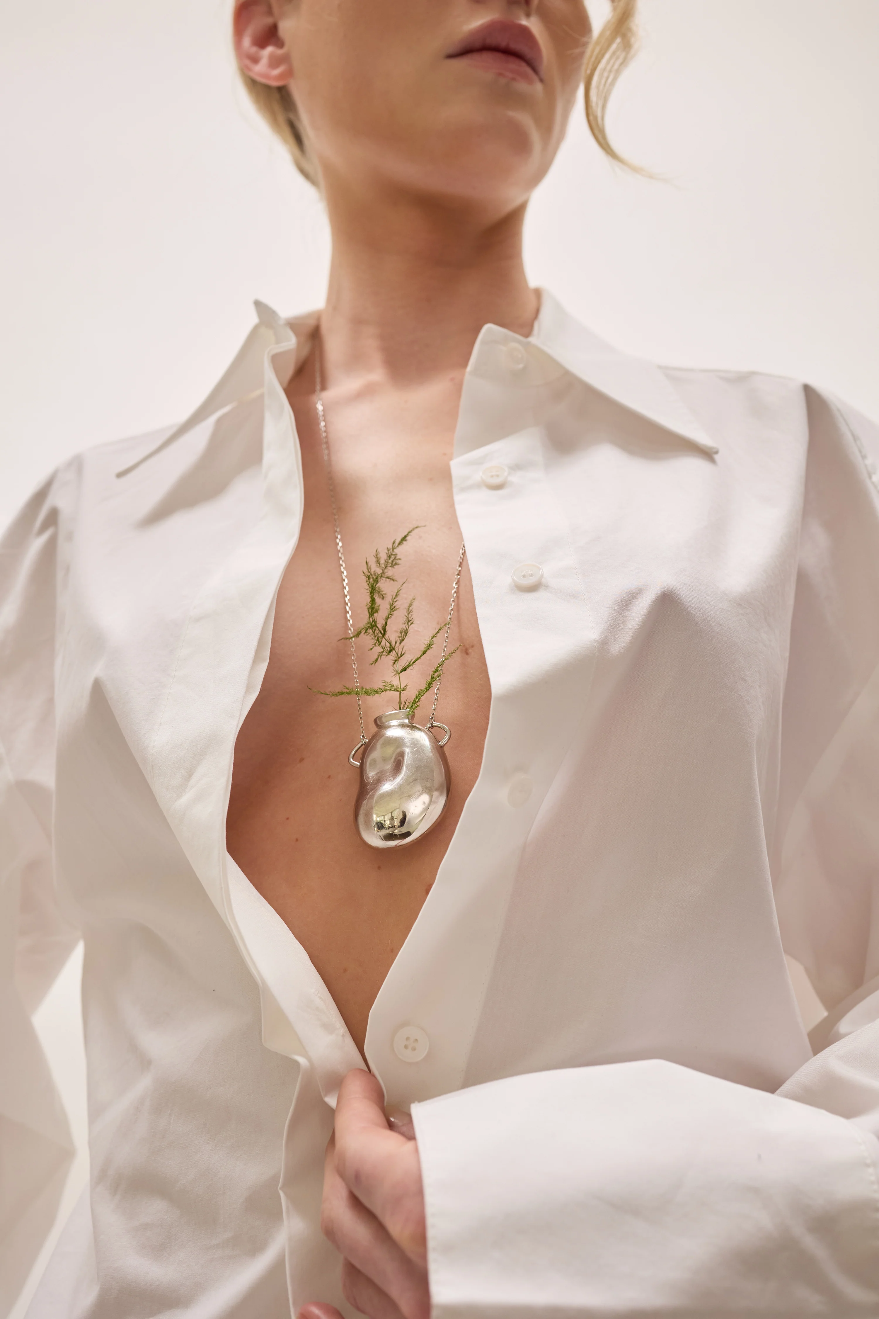 Zoe Jug Necklace - Image 2